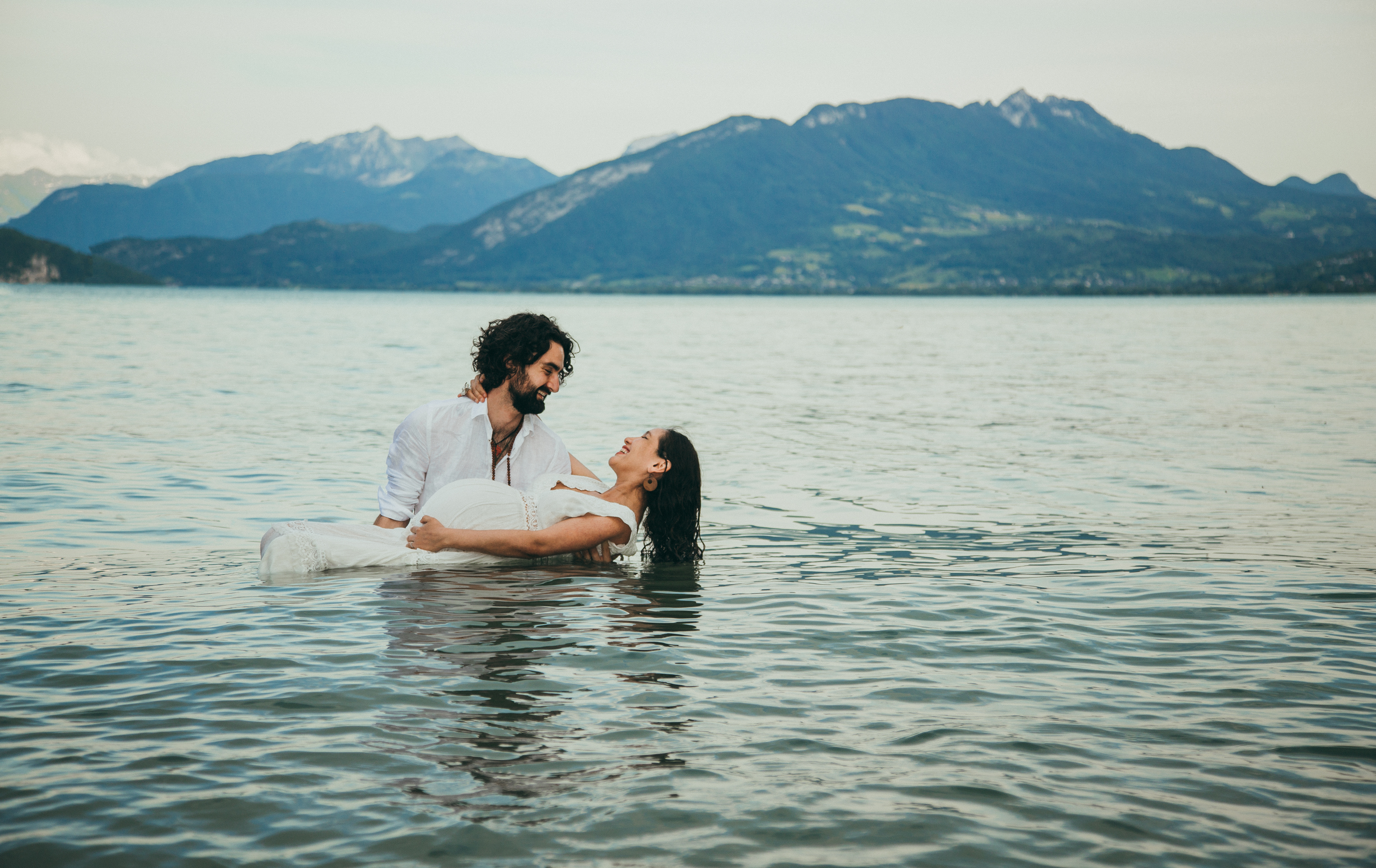 Séance photo romantique en extérieur