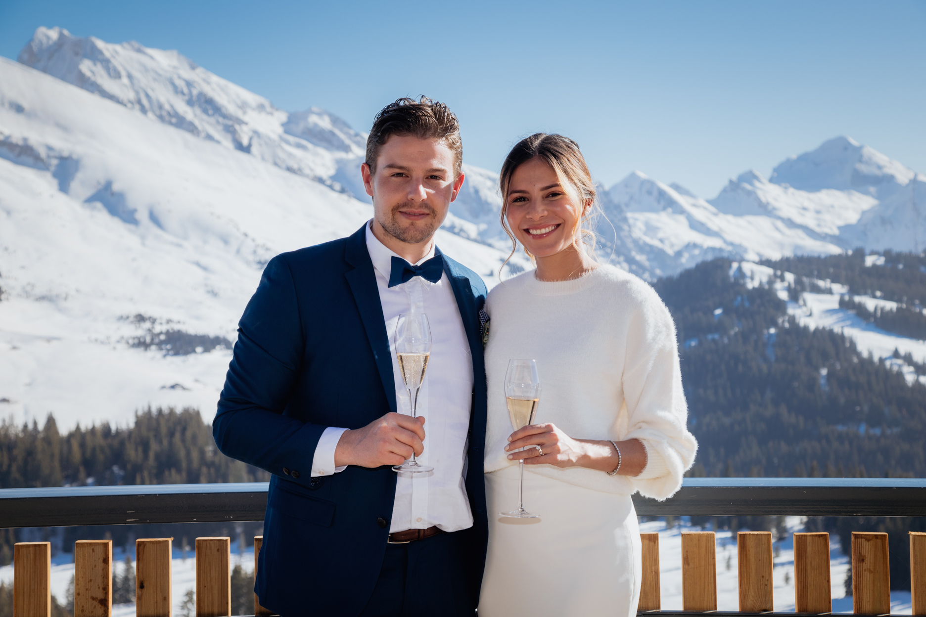 Séance photo romantique de mariage en montagne réalisée par Alex Wong