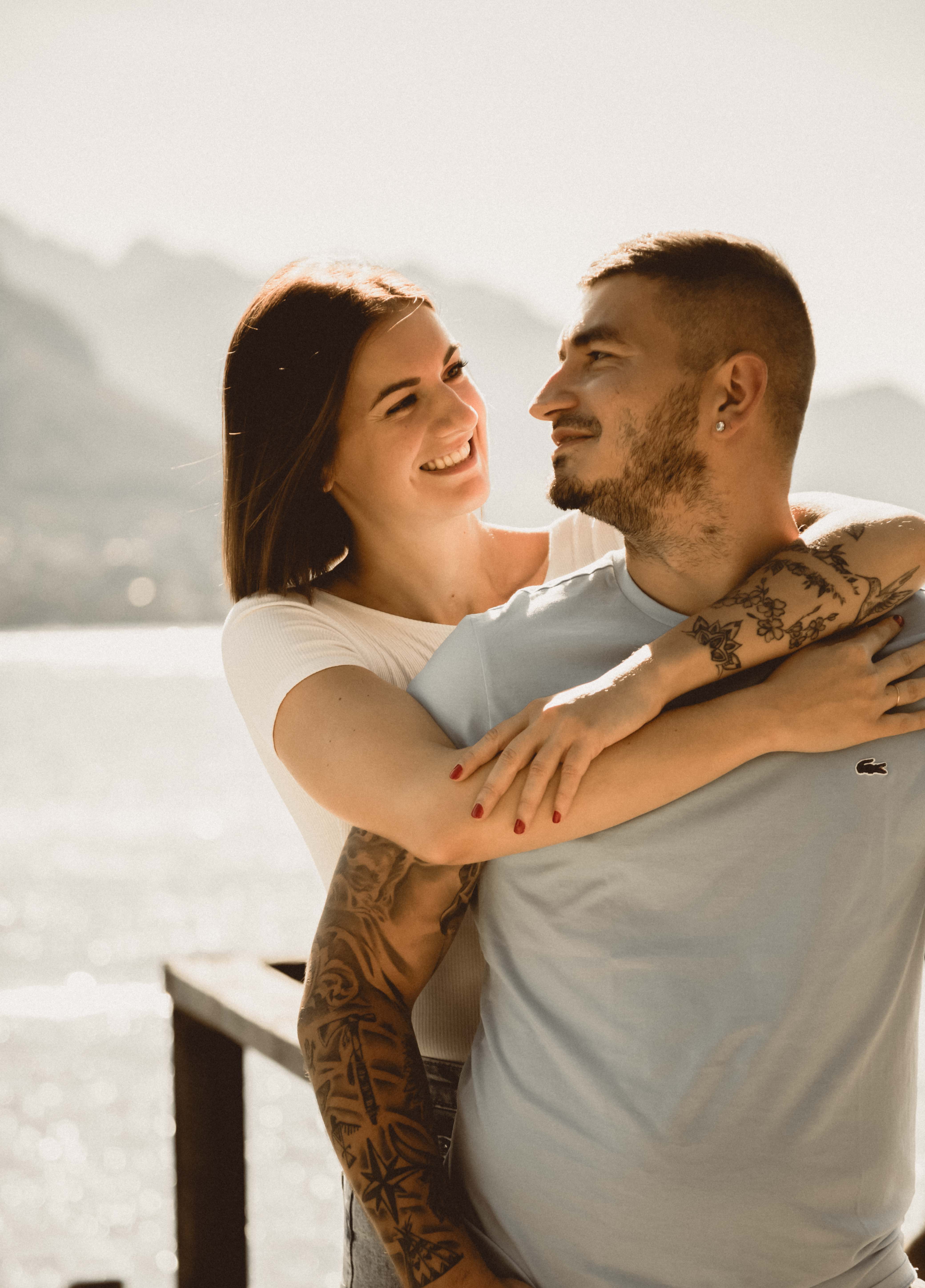 Photo couple romantique Annecy Genève – Alex Wong