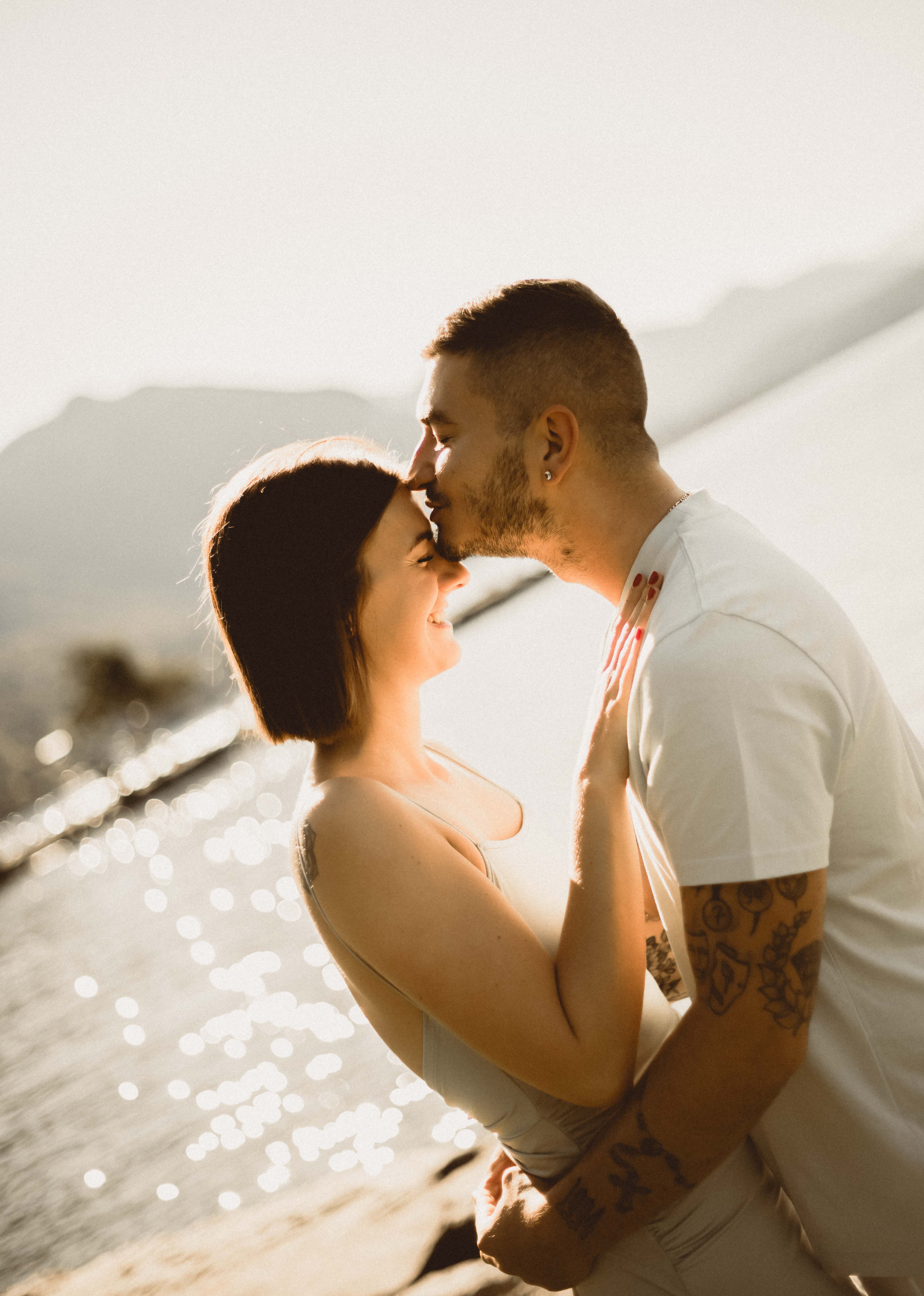 Photo couple romantique Annecy Genève – Alex Wong